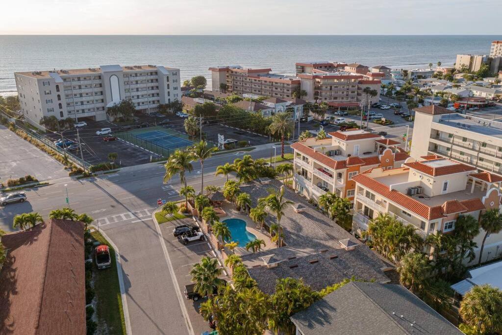 Walk To The Beach And Restaurants! - Coconut Villa'S Suite 2 St. Pete Beach Εξωτερικό φωτογραφία